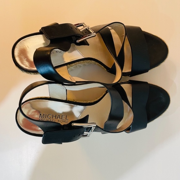 Michael Kors NWOT Black Leather Wedges - Picture 4 of 5